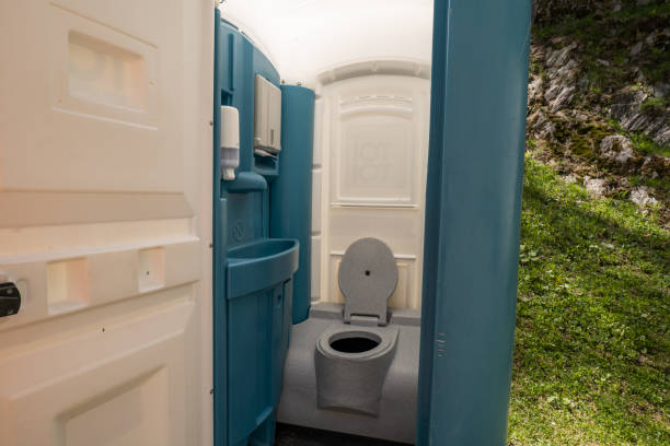 Porta potty delivery and setup in Kelseyville, CA